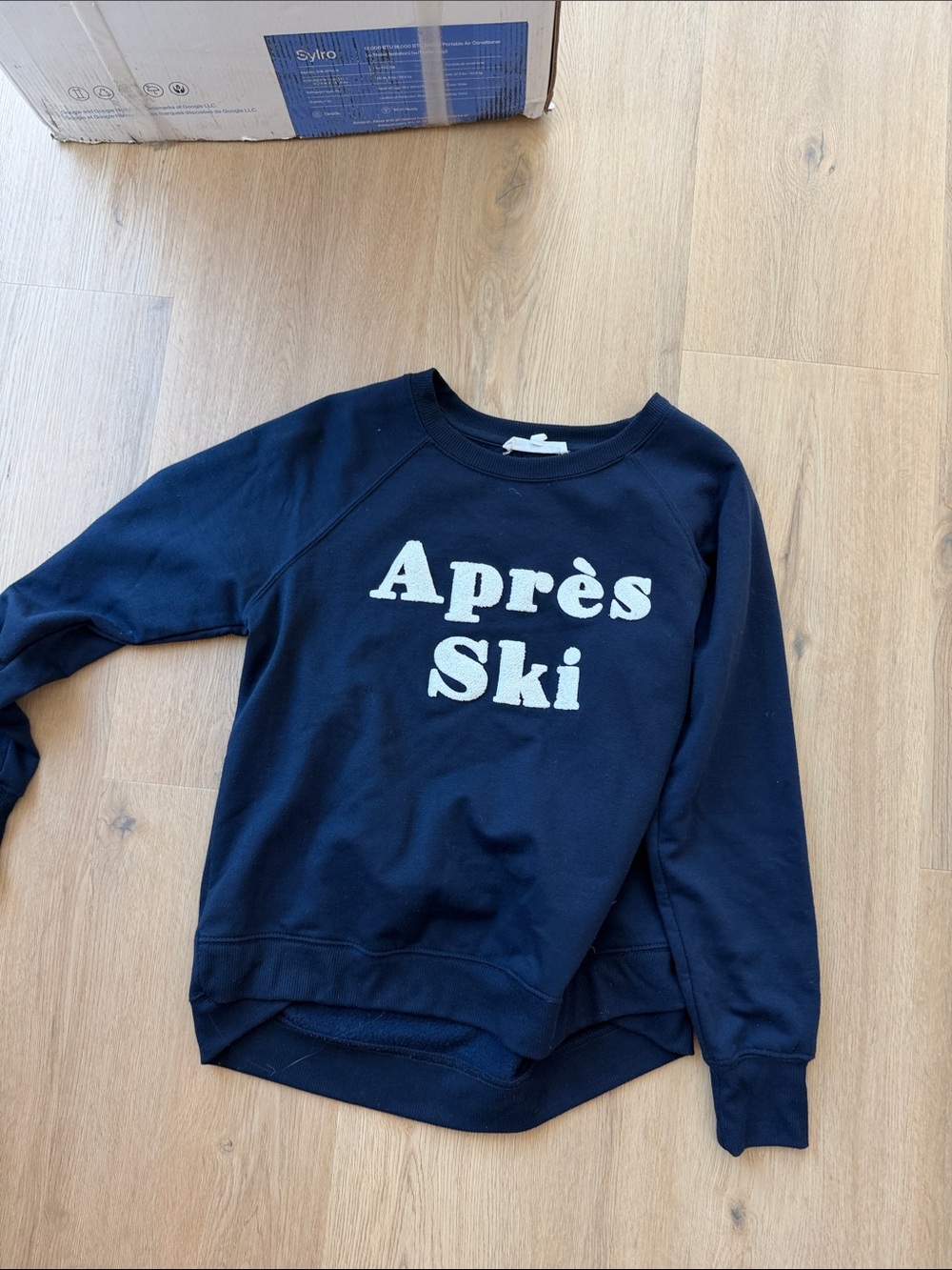 Après Ski Navy Women's Sweatshirt Size Small
